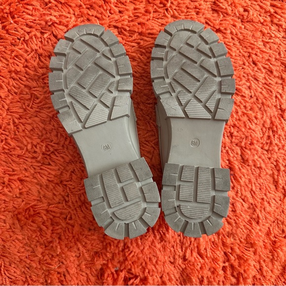 Cushionaire Size 8 Platform Penny Loafers EUC - Picture 4 of 4